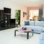 Luxury * Platánion